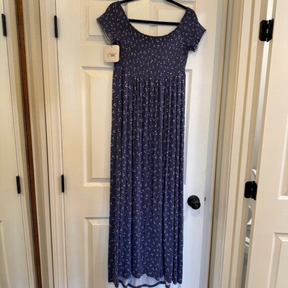 Isabel Maternity off The Shoulder Smocked Maxi Dress M NWT - Picture 1 of 8